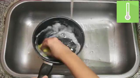 روش های تمیز کردن ظروف تفلون