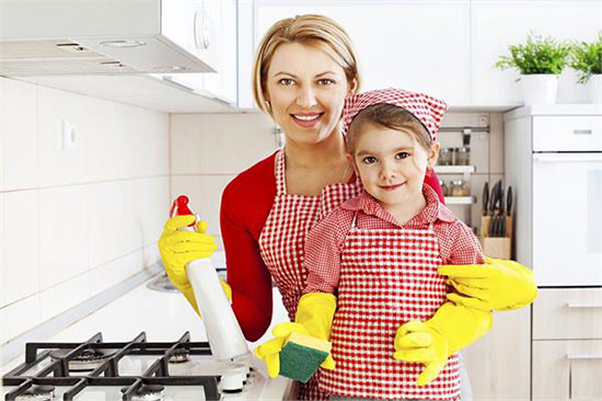 به کودکتان در کارهای خانه مسئولیت دهید