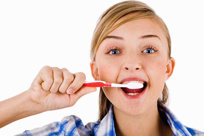 مزایای تمیز کردن دندان و شستشوی روزانه