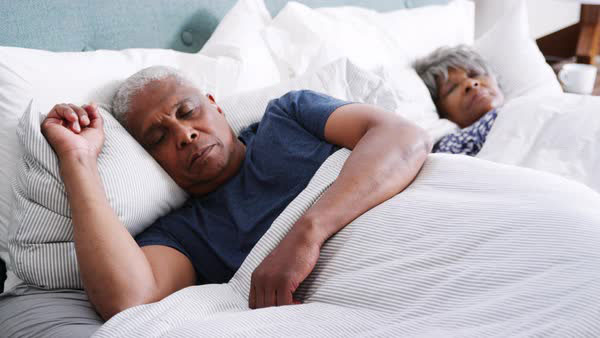 بررسی رابطه زوجین از روی نحوه خوابیدن