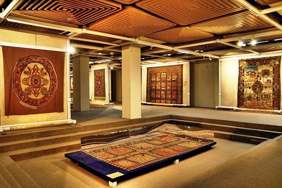 آشنایی با موزه فرش ایران