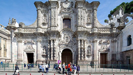 کلیسای طلاکوب شده در اکوادور