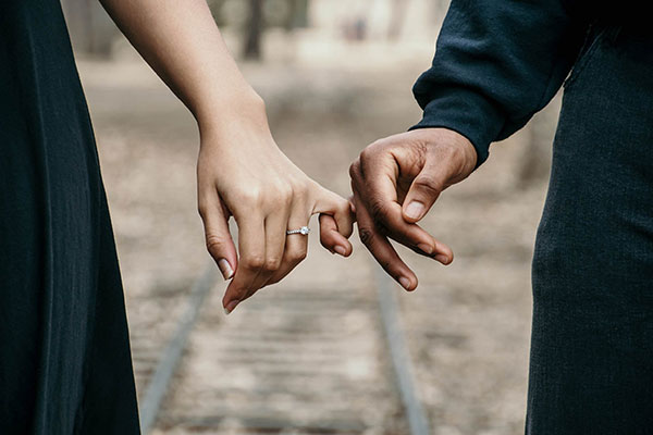 آیا عشق بی‌ قید و شرط باعث ایجاد روابط سالم می‌ شود ؟