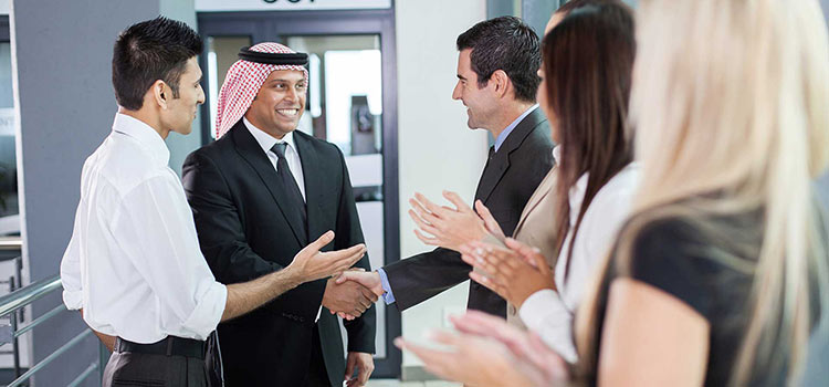 اخذ اقامت امارات با کار در امارات
