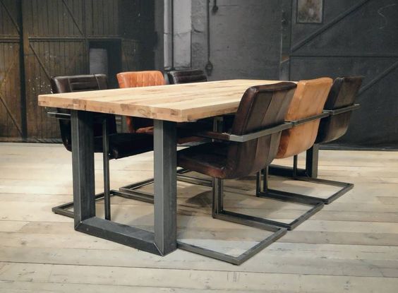 میز چوب و فلز ، ترند دکوراسیون چوبی روستیک
