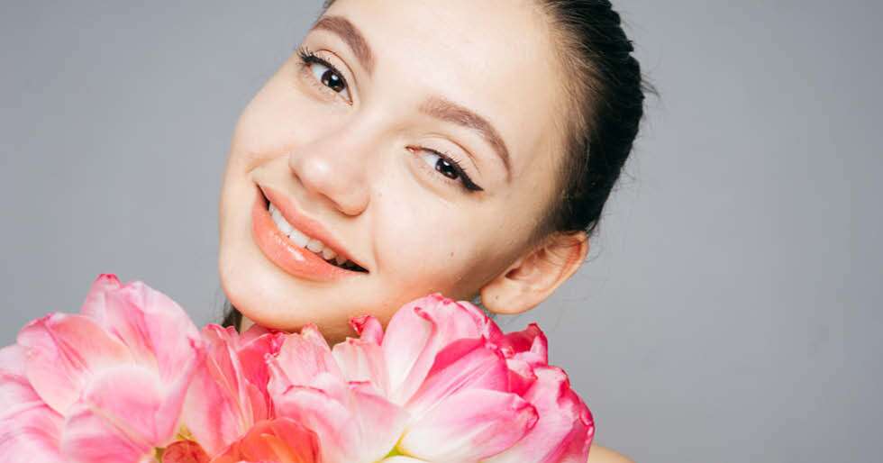 قدرت گل : مواد تشکیل دهنده گل برای پوست بهتر