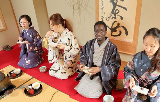 تاریخچه لباس سنتی کشور ژاپن ، کیمونو چیست؟