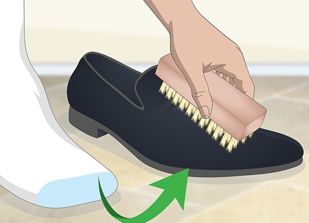 تمیز کردن کفش مخملی از لکه‌هاتمیز کردن کفش مخملی از لکه‌ها