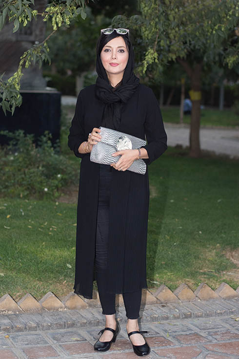 مدل مانتو رویا میرعلمی در جشن سالانه کانون ملی منتقدان تئاتر ایران