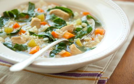 طرز تهیه سوپ رژیمیِ سبزیجات با مرغ