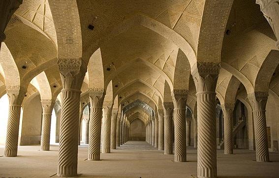 مسجد وکیل شیراز، تلفیقی ناب از معماری و هنر ایرانی