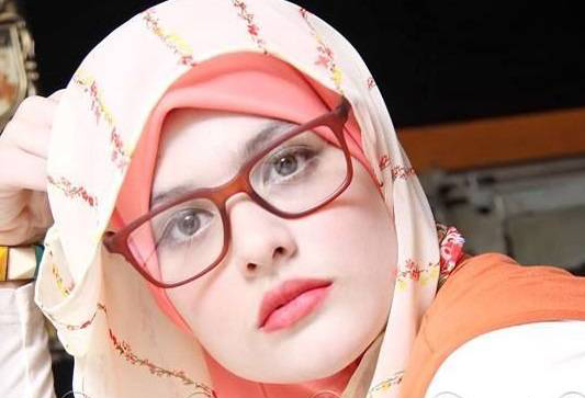 مدل عینک برای خانم های باحجاب