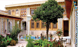 معرفی موزه مشکین فام شیراز در محله سنگ سیاه