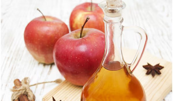6 راه برای استفاده از سرکه سیب برای درمان شوره سر