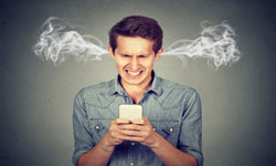 دلایل کند شدن گوشی و راه حل رفع آن