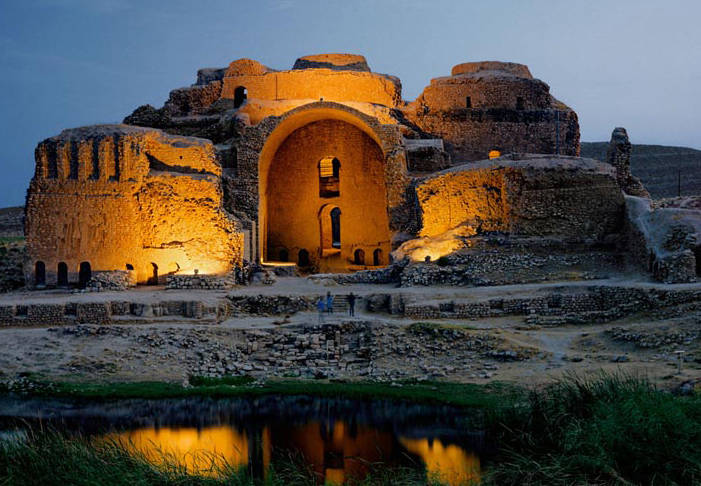 کاخ اردشیر ساسانی یا آتشکده فیروزآباد