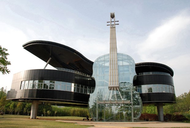 ارتباط موسیقی با معماری و بررسی آن در نمونه های مختلف آثار معماری