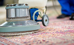 شستشوی فرش در خانه بهتر است یا در قالیشویی ؟