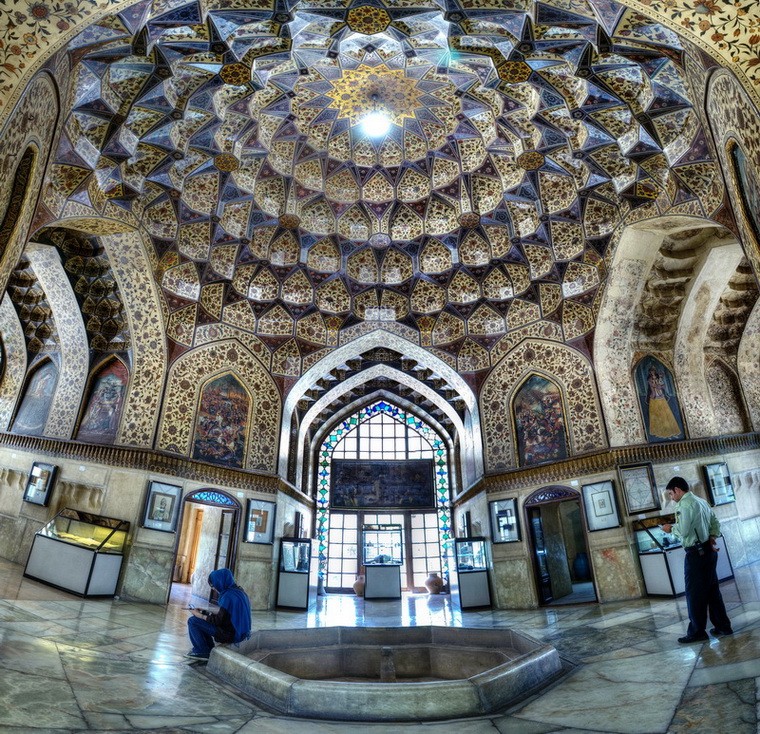 موزه پارس، عمارت کلاه فرنگی + تصاویر