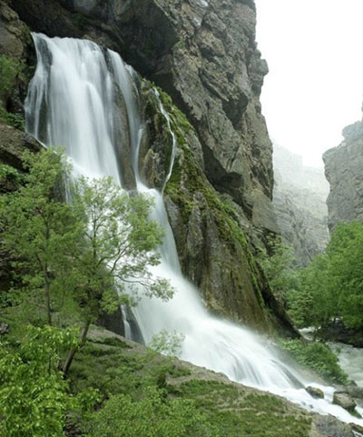 زیباترین آبشارهای ایران در استان‌های جنوبی