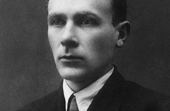 میخائیل بولگاکف ، پزشکی که در قطار نویسنده شد