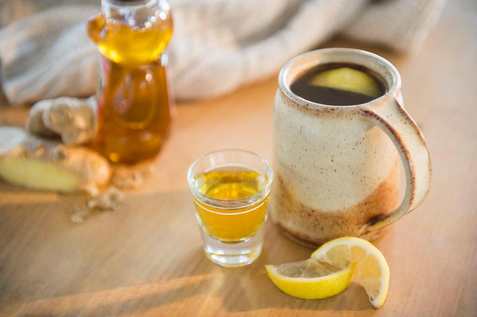 چای زنجبیل و لیمو ؛ درمان گلودرد و سرماخوردگی