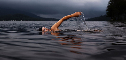 مهم ترین مزیت های ورزش در آب