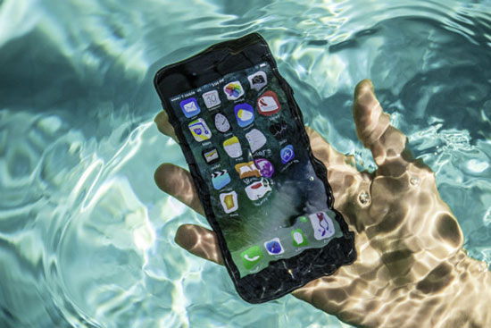  هر آنچه لازم است در مورد تلفن های مقاوم در برابر آب بدانیم