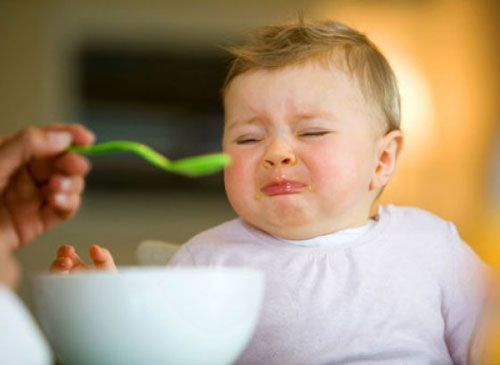 والدین کودکان بد غذا بخوانند