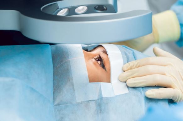 جراحان زیبایی چشم معروف در دنیا