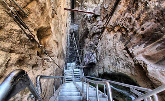 دیدنیهای آبشار قره سو در مشهد