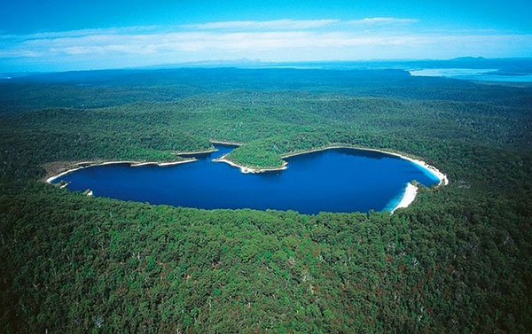 معرفی زلال ترین و شگفت انگیزترین دریاچه های جهان