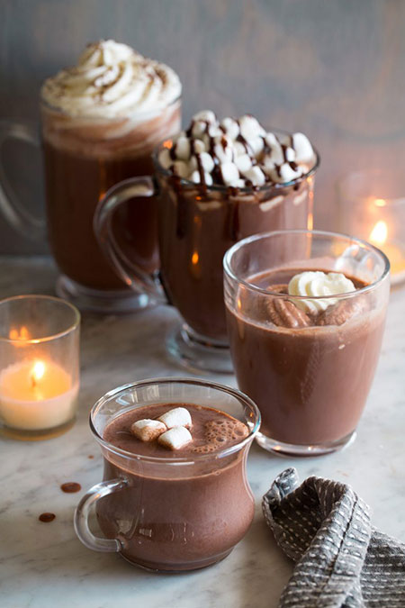 طرز تهیه نوشیدنی شکلات داغ خامه ای برای روزهای سرد