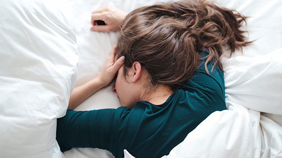 تاثیرات منفی خوابیدن کمتر از 7 ساعت بر بدن