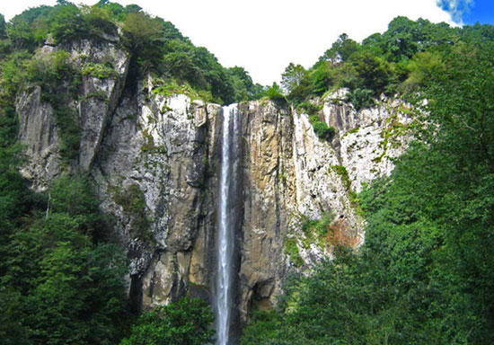 جاذبه های آبشار لاتون آستارا