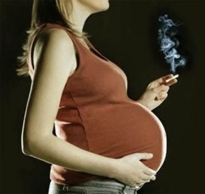 آثار زیانبار سیگارکشیدن در بارداری