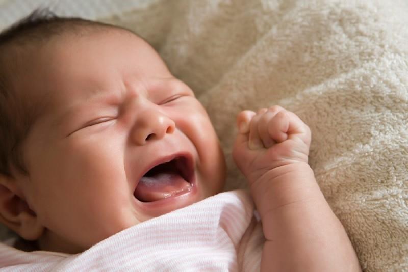 علت گریه نوزاد چه می تواند باشد؟