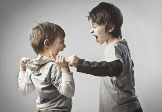 اشتباهات والدین برای مدیریت دعوای کودکان