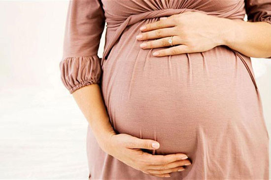 عوارض مصرف زیاد کافئین بر جنین