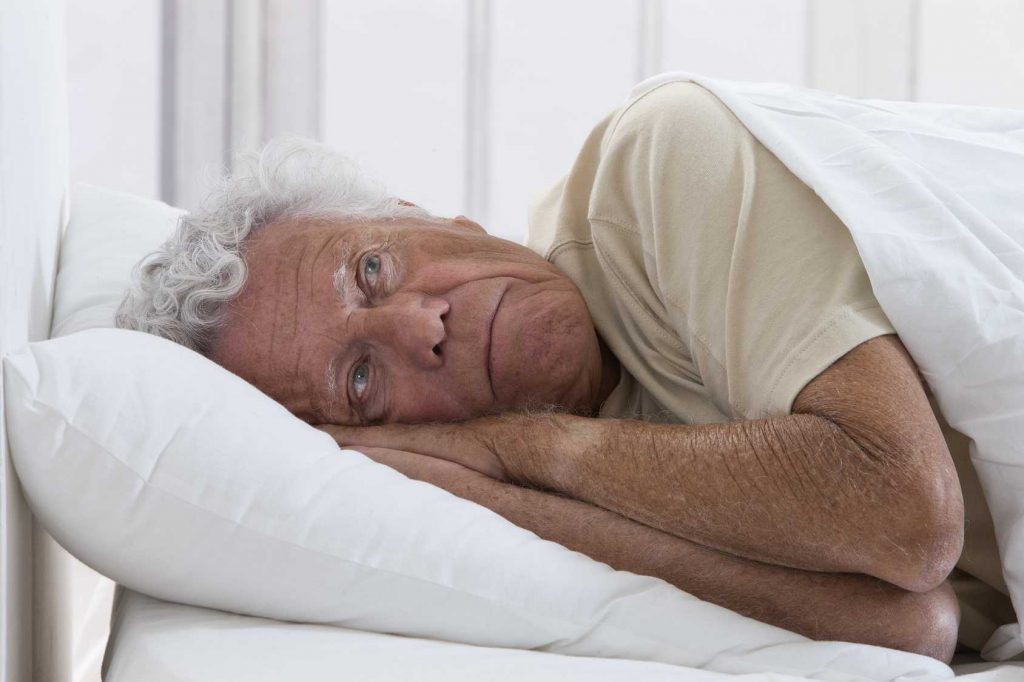 دلایل اختلالات خواب در سالمندان چیست؟