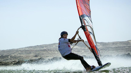 ورزش بادسواری یا باد موج سواری چیست؟