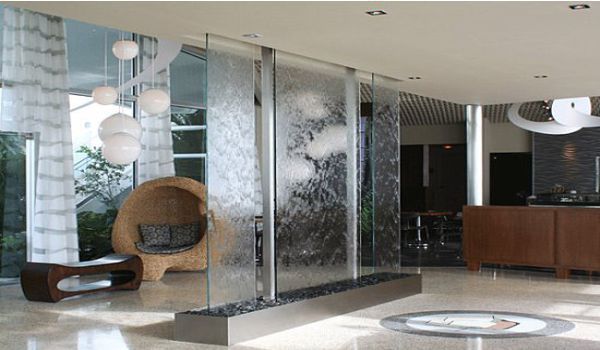 آبنمای شیشه ای دیواری ، با این ایده دیوارهای خود را زیبا کنید