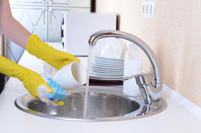 7 اشتباه رایج در هنگام شستن ظرف