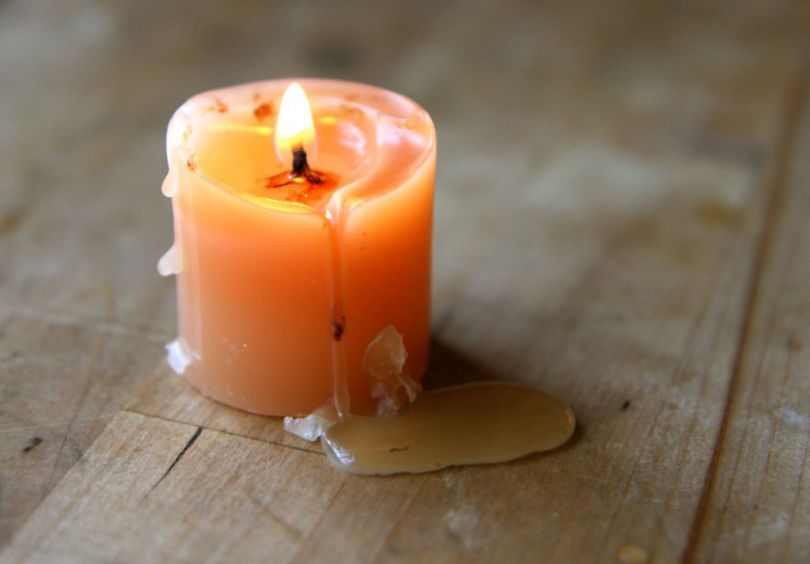 روش های پاک کردن موم شمع از روی سطوح مختلف