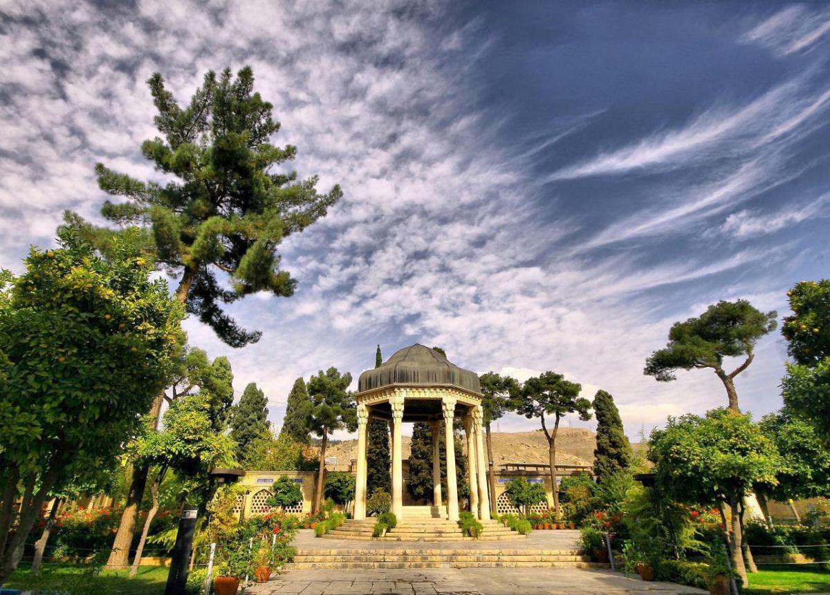 حافظیه شیراز ، آرامگاه حافظ عشق و عرفان