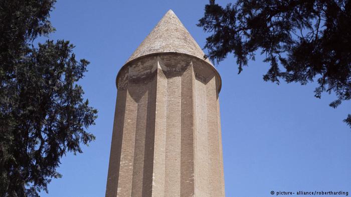برج گنبد قابوس بنایی