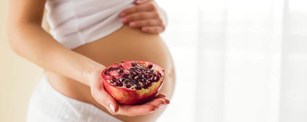 آیا خوردن انار در بارداری بچه را زیبا میکند؟