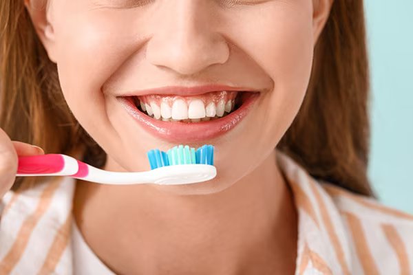 تکنیک های موثر سفید کردن دندان بدون نیاز به مراجعه به دندانپزشک!