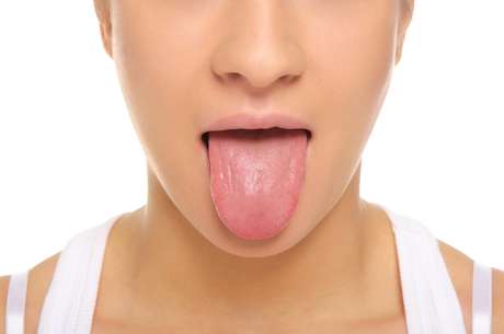 تشخیص بیماری از روی زبان :۸ علامت بیماری که از روی زبان قابل تشخیص است