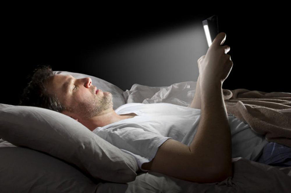 ۱۰ تاثیر خطرناک کم خوابی بر بدن‌ تان که باید بدانید
